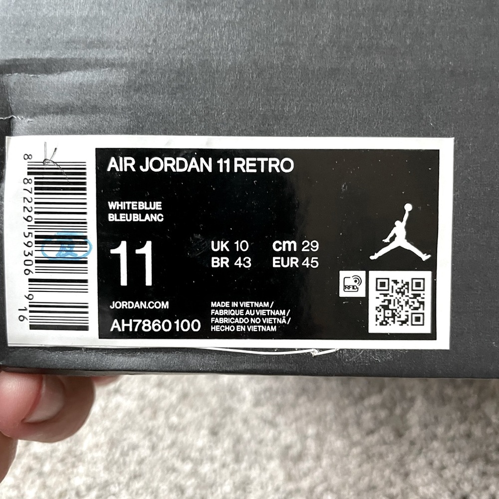 AIR JORDAN 11 RETRO. SPACE JAMS EDITION